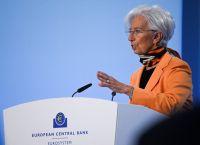ΕΚΤ: Θα αυξήσει τα επιτόκια τον Ιούνιο – Στροφή σε μειώσεις έως το 2027