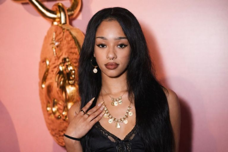 Γιατί η Manon δεν εμφανίστηκε με τις Katseye στο Coachella 2026