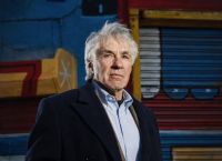 Από τη φτώχεια στα δισ.: Η συγκλονιστική διαδρομή του Ντέιβιντ Γουάλεντας