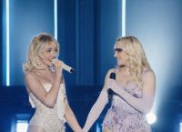 Coachella: Η Σαμπρίνα Κάρπεντερ και η Μαντόνα ένωσαν δύο εποχές της ποπ