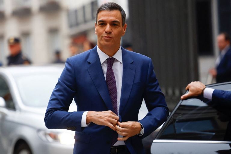 Σάντσεθ στήνει διεθνές μέτωπο κατά Τραμπ εν μέσω εσωτερικής πίεσης