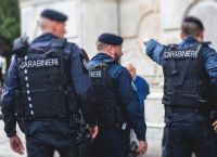 Νάπολη: Κινηματογραφική ληστεία με ομήρους και διαφυγή μέσω τούνελ