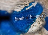 Στενά του Ορμούζ: Από «έκρηξη» διελεύσεων σε ναυτιλιακό μπλακ άουτ μέσα σε 24 ώρες