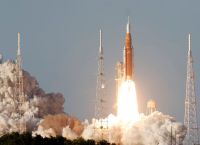 Artemis II: Το δεκαήμερο ταξίδι προς το όνειρο – Πρωτιές, ρεκόρ και οι κίνδυνοι της αποστολής