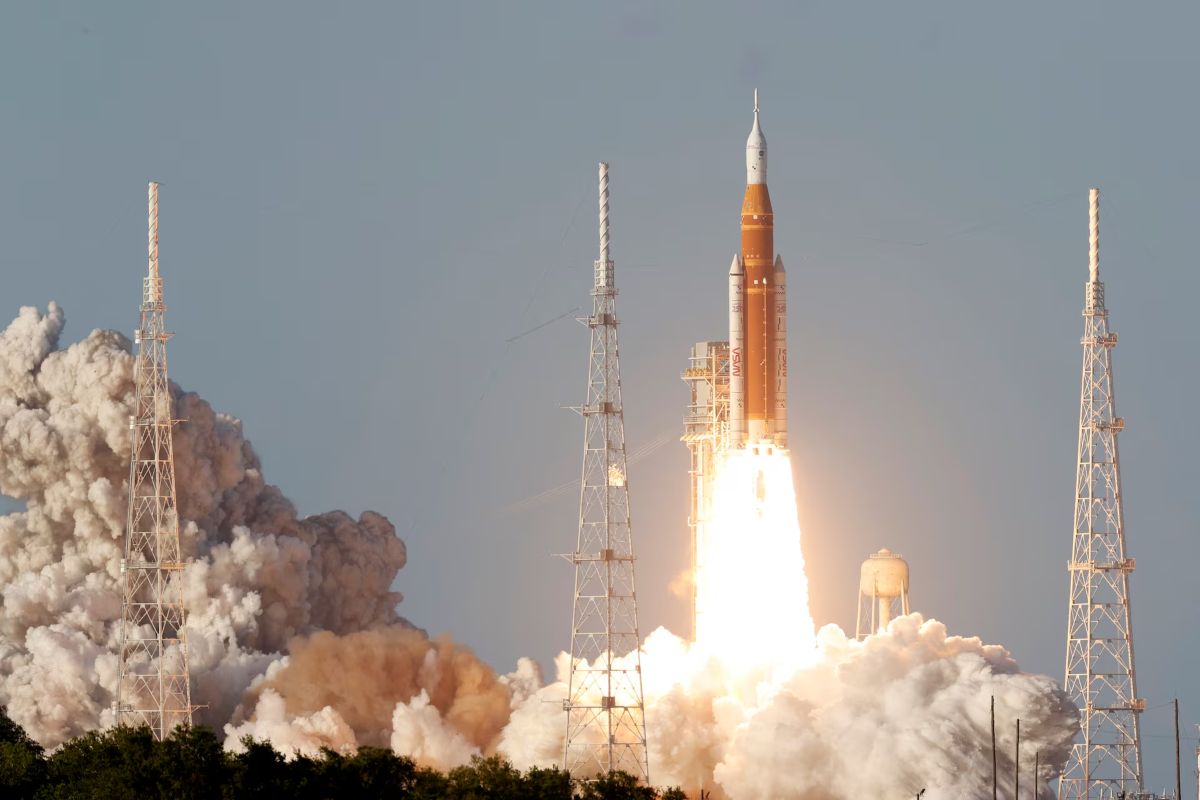 Artemis II: Το δεκαήμερο ταξίδι προς το όνειρο – Πρωτιές, ρεκόρ και οι κίνδυνοι της αποστολής