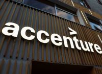 Πειραιώς – Accenture: AI Hub στην Ελλάδα με τεχνολογία Anthropic αλλάζει το banking