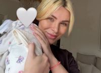 Καινούργιου: «Ξέσπασε» για τα χυδαία σχόλια για το μακιγιάζ στο μαιευτήριο– «Γιατί τόση κακία;»