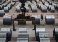 Αλουμίνιο σε κρίση: Πόλεμος, δασμοί και μια αγορά που μένει από μέταλλο