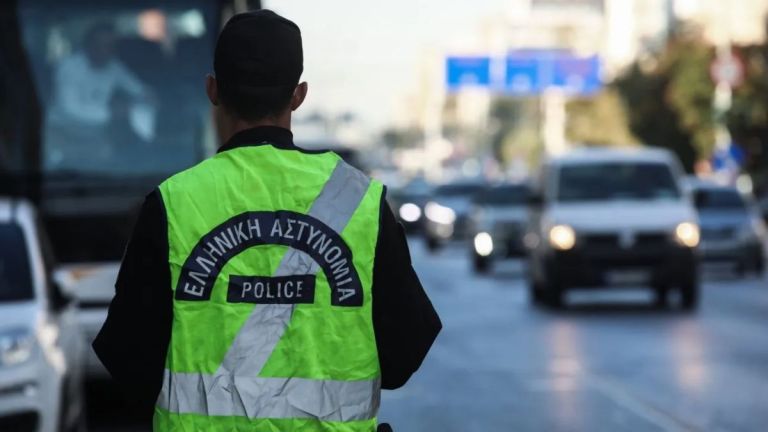 Θεσσαλονίκη: Μεθυσμένος οδηγός φορτηγού προκάλεσε τροχαίο – Συνελήφθη από την ΕΛ.ΑΣ.