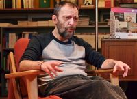 Αύγουστος Κορτώ: «Έτρωγα κράξιμο από τους ίδιους συμμαθητές με τους οποίους είχαμε ευκαιριακές επαφές»