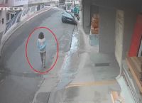 Λακωνία: 28χρονη δεμένη πισθάγκωνα περπατούσε ξυπόλητη στο δρόμο–Ζήτησε βοήθεια, ήρθε Αθήνα και πέθανε