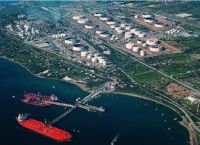 Πετρέλαιο vs «πράσινη μετάβαση»: Οι εταιρείες ζητούν λεφτά από τις τράπεζες τώρα