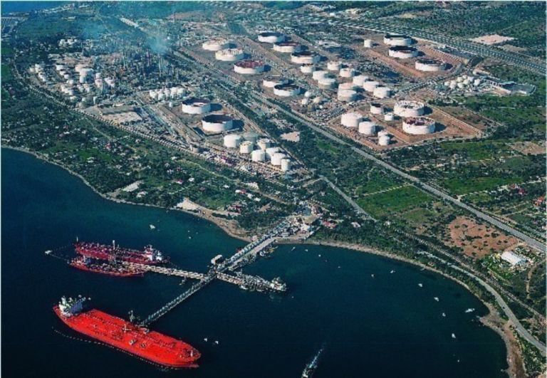 Πετρέλαιο vs «πράσινη μετάβαση»: Οι εταιρείες ζητούν λεφτά από τις τράπεζες τώρα