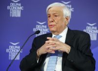 Παυλόπουλος για υποκλοπές: «Σκοτάδι ανοχής ή και συγκάλυψης»