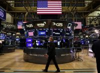 Wall Street σε ιστορικά υψηλά: Αγνοεί τον πόλεμο στο Ιράν και ποντάρει στην αποκλιμάκωση