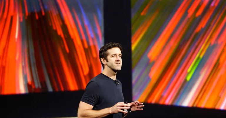 Apple μετά τον Κουκ: Τι αλλάζει με τον «product guy» Τζον Τέρνους