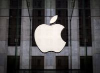 Apple: Έρχονται τα «έξυπνα γυαλιά» – Στοχεύει ευθέως τη Meta με wearable AI