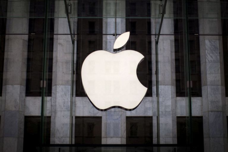 Apple: Έρχονται τα «έξυπνα γυαλιά» – Στοχεύει ευθέως τη Meta με wearable AI