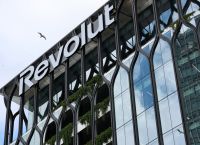 Revolut: Πρώτο φυσικό κατάστημα στη Βαρκελώνη – Το νέο μοντέλο «τράπεζας εμπειρίας»