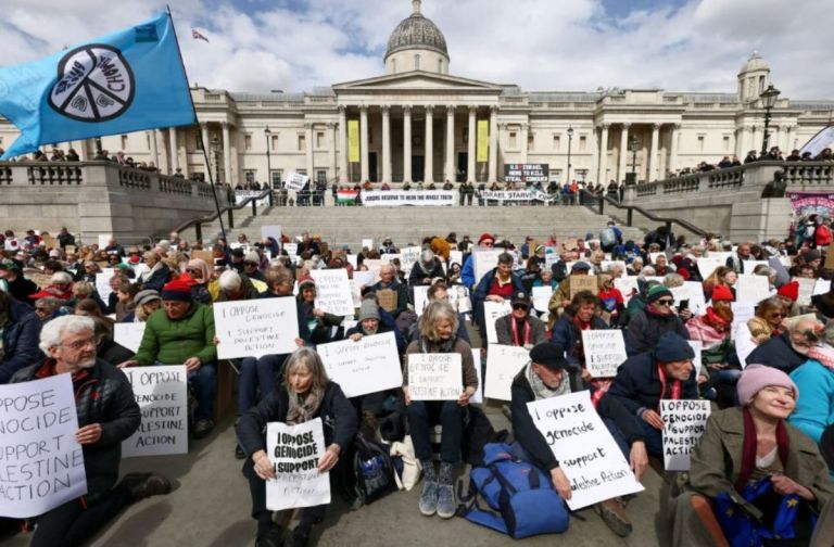 Λονδίνο: 523 συλλήψεις σε διαμαρτυρία υπέρ της Palestine Action – Ανάμεσά τους μέλος των Massive Attack