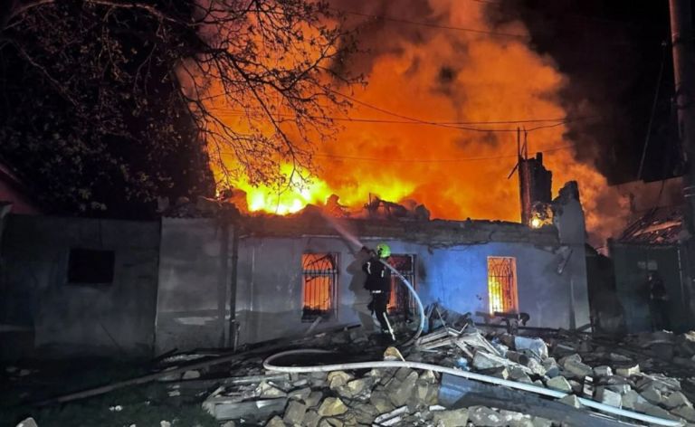 Πόλεμος στην Ουκρανία: «4.300 παραβιάσεις» της πασχαλινής εκεχειρίας – Αλληλοκατηγορίες Κιέβου και Μόσχας