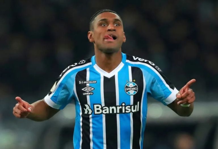 Τετέ: Από την αποθέωση στην έντονη κριτική στη Γκρέμιο