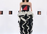 Anne Hathaway και Devil Wears Prada 2: Η μόδα της περιοδείας λέγεται «supernova joy»