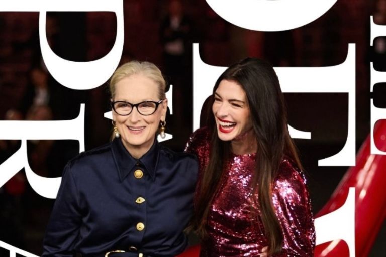 The Devil Wears Prada 2: Τα εντυπωσιακά looks της Anne Hathaway και της Meryl Streep στην πρεμιέρα