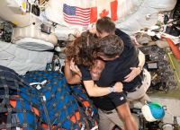 Artemis II: Εικόνες που κόβουν την ανάσα από τη «σκοτεινή» πλευρά της Σελήνης