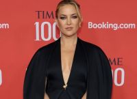 Time 100 Gala: Αρχαιοελληνική κομψότητα και εντυπωσιακές ουρές στο κόκκινο χαλί