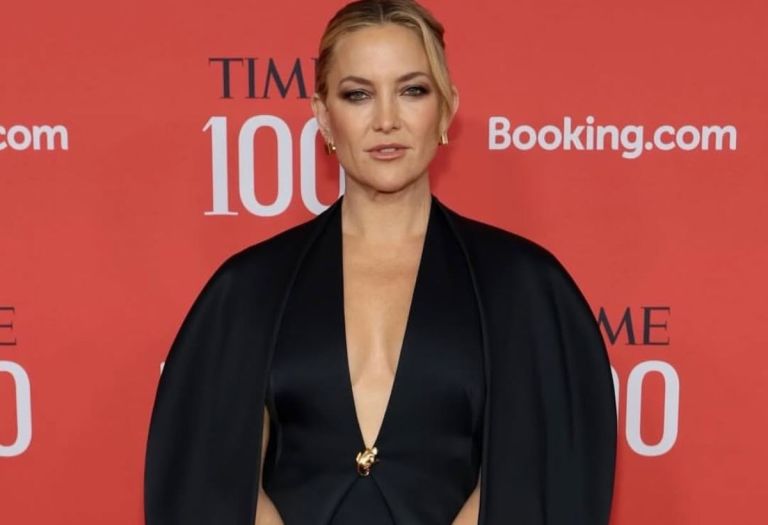 Time 100 Gala: Αρχαιοελληνική κομψότητα και εντυπωσιακές ουρές στο κόκκινο χαλί