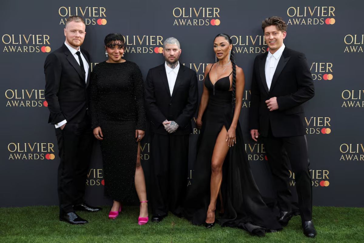 Olivier Awards: Λαμπερές αφίξεις στο «πράσινο» χαλί της θεατρικής γιορτής