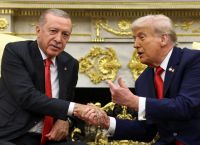 Ερντογάν και Τραμπ συνομίλησαν τηλεφωνικά για την εκεχειρία και τα Στενά του Ορμούζ