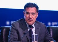 Άδωνις Γεωργιάδης: Στοχευμένα Μέτρα για την Προστασία των Ανηλίκων από τον Ψηφιακό Εθισμό