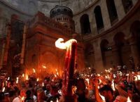Holy Light Mission Amid Conflict: Greece Ensures Orthodox Easter Tradition Under Tight Security