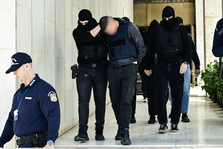 Δολοφονία 27χρονου στον Άγιο Δημήτριο: «Δεν είχε πρόθεση να σκοτώσει» λέει ο δικηγόρος του 20χρονου δράστη
