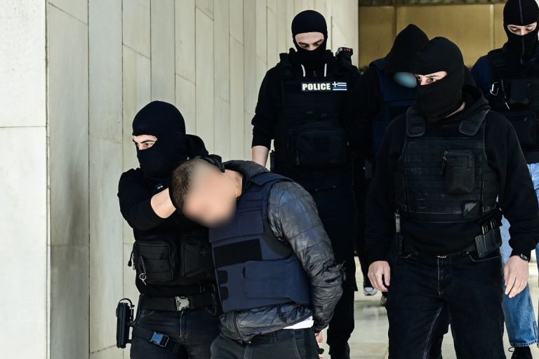 Στο Ναυτοδικείο ο 20χρονος δράστης δολοφονίας στον Άγιο Δημήτριο–Κατηγορείται για ανθρωποκτονία από πρόθεση