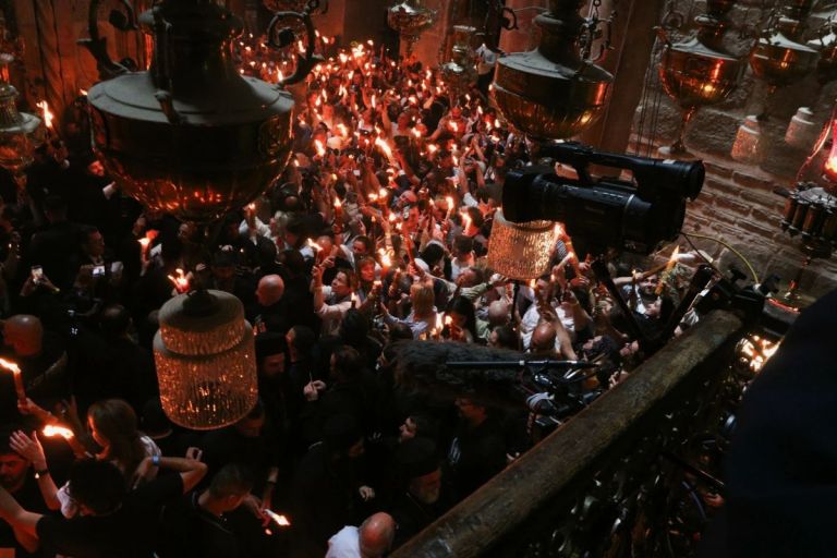 Άγιο Φως: Κανονικά η Τελετή Αφής, αλλά με συμβολικό και περιορισμένο χαρακτήρα λόγω ασφάλειας