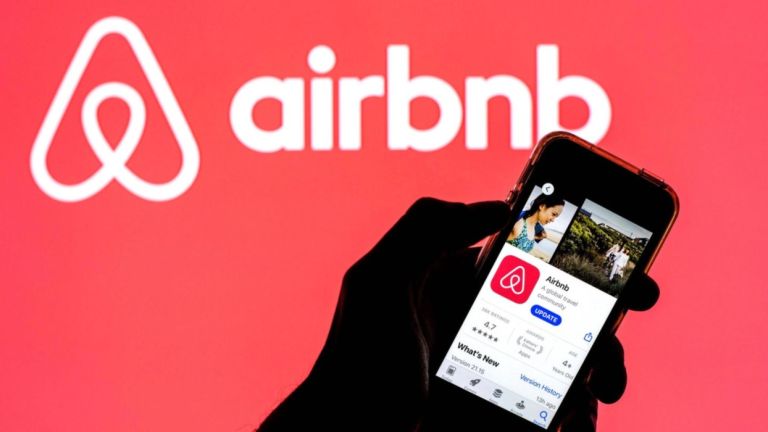 Ακριβά Airbnb, φθηνότερη ζήτηση: Η Ευρώπη ταξιδεύει περισσότερο αλλά με μικρότερο budget