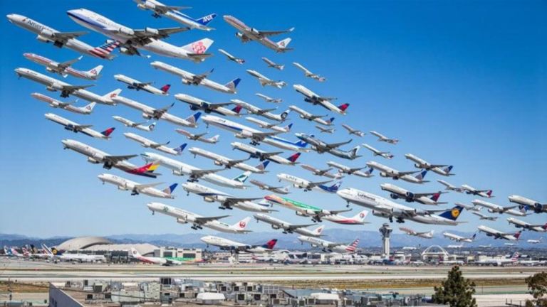 Αεροπορικές σε turbulence: Περικοπές πτήσεων, αυξήσεις τιμών και νέο κύμα συμφωνιών