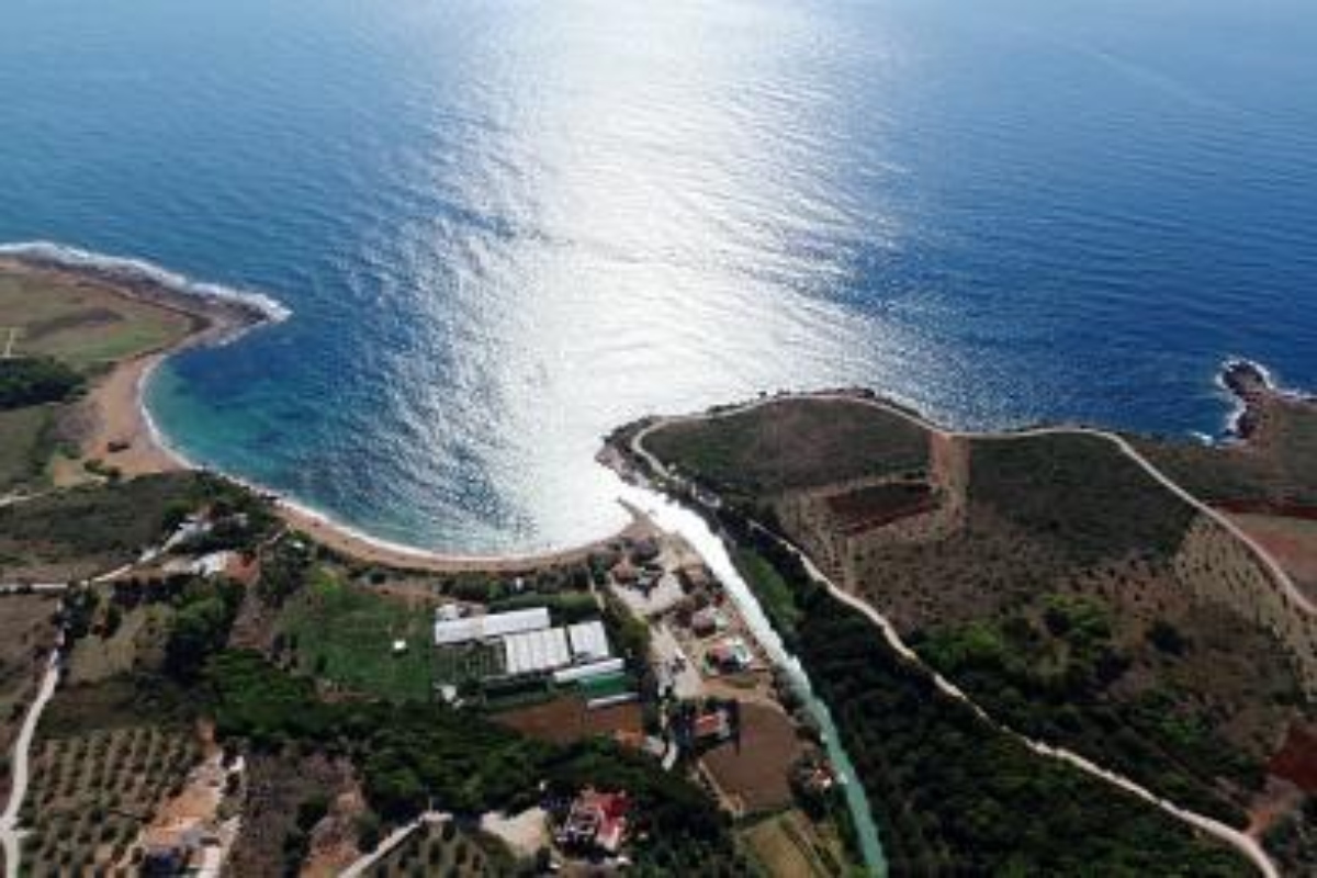 Χρυσή «ακτογραμμή» για επενδύσεις: Ξένοι αγοράζουν Ελλάδα και εκτοξεύουν την αγορά ακινήτων