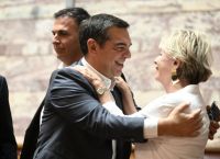 Ακρίτα για Τσίπρα: Είναι φάουλ που ζητάει από βουλευτές που θέλουν να τον ακολουθήσουν, να παραιτηθούν
