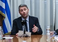 Ανδρουλάκης: «βόμβες» για υποκλοπές: Κατηγορεί Μητσοτάκη για θεσμική εκτροπή