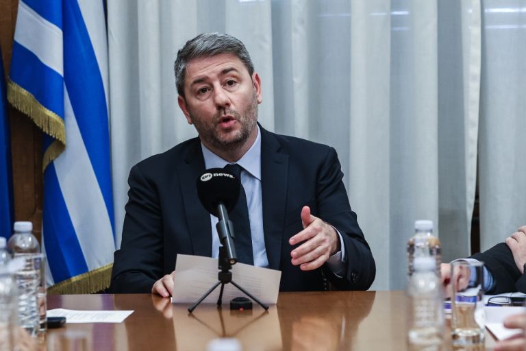 Ανδρουλάκης: «βόμβες» για υποκλοπές: Κατηγορεί Μητσοτάκη για θεσμική εκτροπή