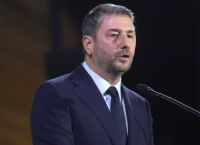 Οι «Δημοκρατίες δεν καταρρέουν με τανκς» – Ο Ανδρουλάκης ρίχνει το γάντι στη κυβέρνηση