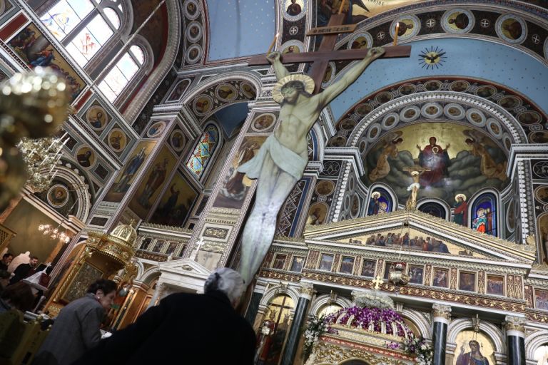 Αποκαθήλωση: «Η Ζωή Εν Τάφω»-Ημέρα του απόλυτου Πένθους- Τι συμβολίζει η τελετουργία