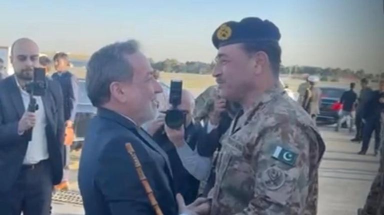 Άφιξη Αραγτσί περιμένουν στο Ισλαμαμπάντ: «Υψηλή πιθανότητα προόδου» στις συνομιλίες ΗΠΑ-Ιράν