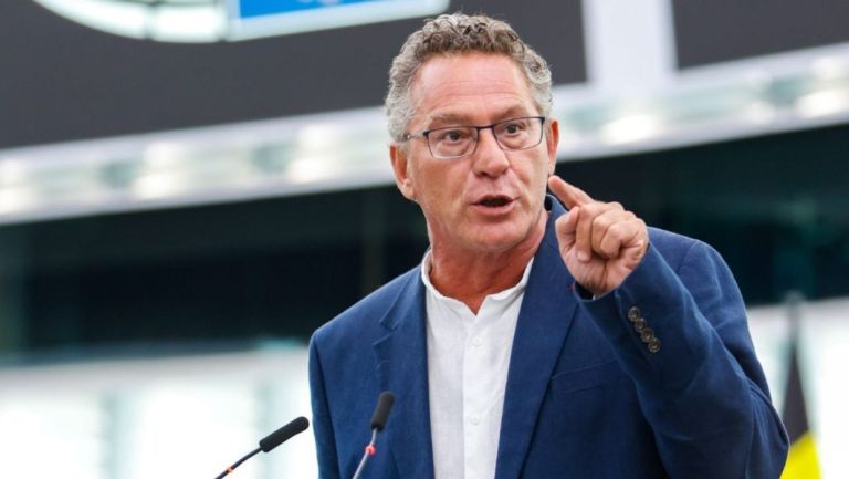 «Βόμβα» Αρβανίτη: «Οι εκλογές του 2023 ήταν πειραγμένες» – Στο στόχαστρο “σύστημα δύο βραχιόνων”