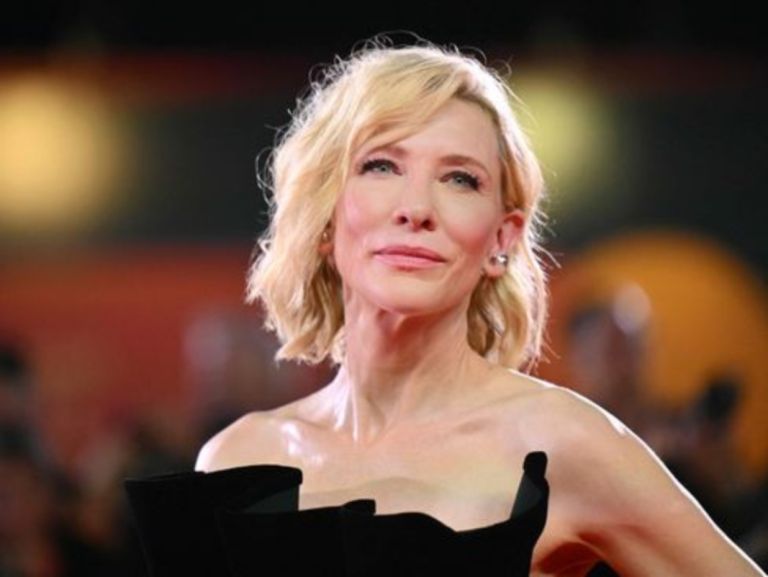 Η άσεμνη χειρονομία που έκανε η Κέιτ Μπλάνσετ στα βραβεία Olivier