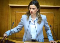 «Γαλάζιο σκάνδαλο» στον ΟΠΕΚΕΠΕ: Σφοδρή επίθεση Αχτσιόγλου με αιχμές κατά Μητσοτάκη